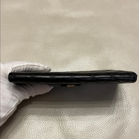CHANEL Black Quilted Leather Wallet with Gold CC Logo - Picture 6 of 16